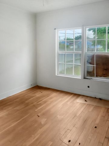 1227 12th St, Lake Charles, LA 70601