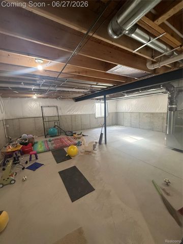 11849 Hines Place Drive, Livonia, MI 48150