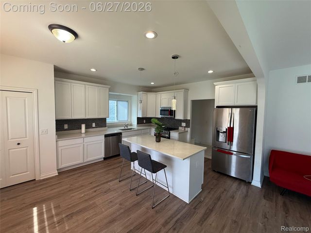 11849 Hines Place Drive, Livonia, MI 48150
