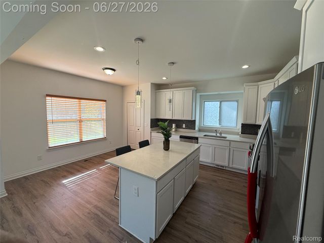 11849 Hines Place Drive, Livonia, MI 48150