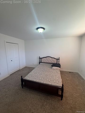 11849 Hines Place Drive, Livonia, MI 48150