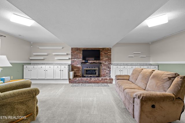 1321 Crestwood Drive, Louisville, TN 37777