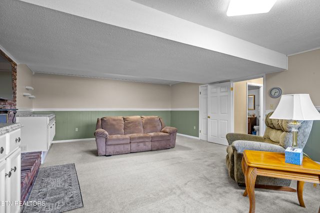 1321 Crestwood Drive, Louisville, TN 37777