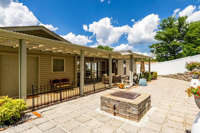 1321 Crestwood Drive, Louisville, TN 37777