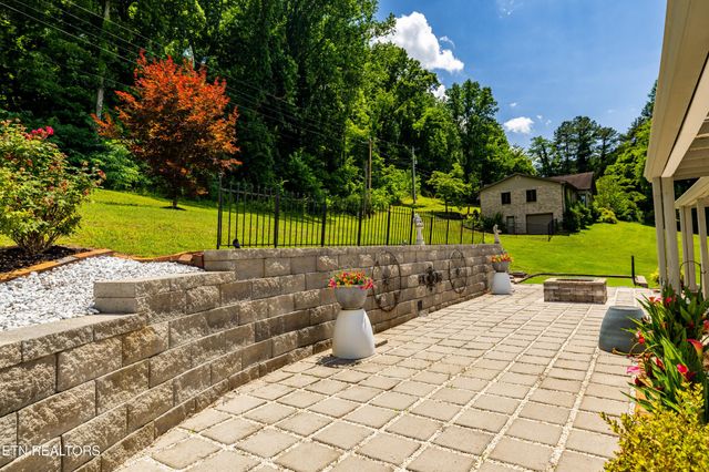 1321 Crestwood Drive, Louisville, TN 37777