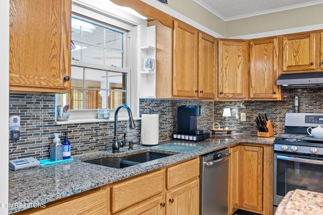 1321 Crestwood Drive, Louisville, TN 37777