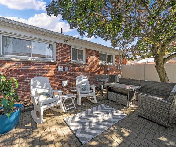 36650 Thinbark Street, Wayne, MI 48184