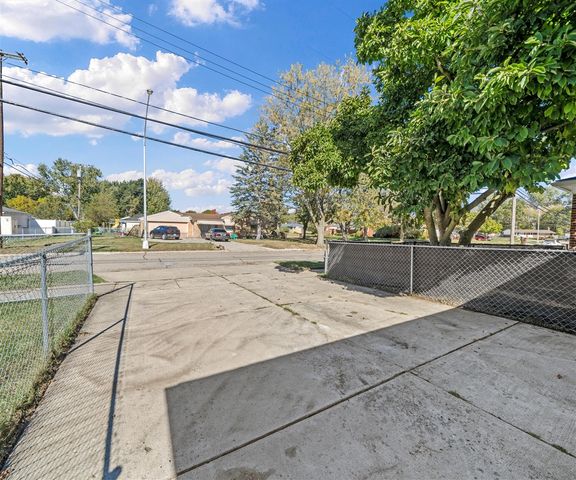 36650 Thinbark Street, Wayne, MI 48184