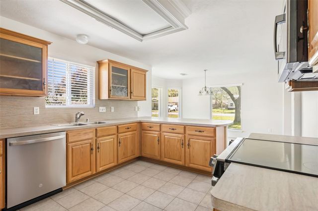 24243 Red Deer Drive, Huffman, TX 77336