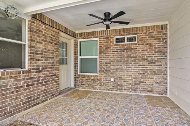 24243 Red Deer Drive, Huffman, TX 77336