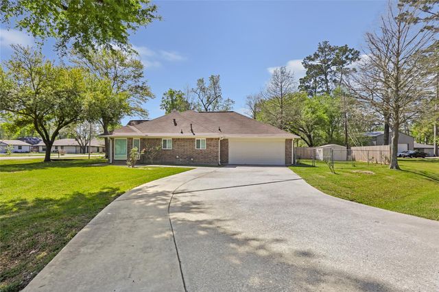 24243 Red Deer Drive, Huffman, TX 77336