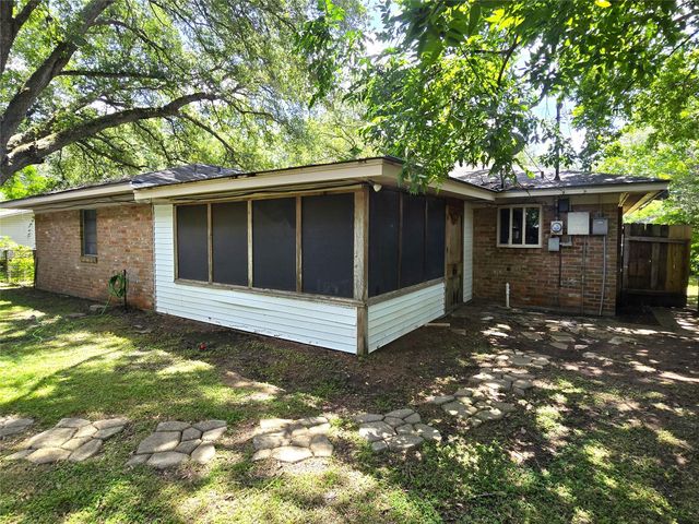 2209 Linwood Lane, Bay City, TX 77414