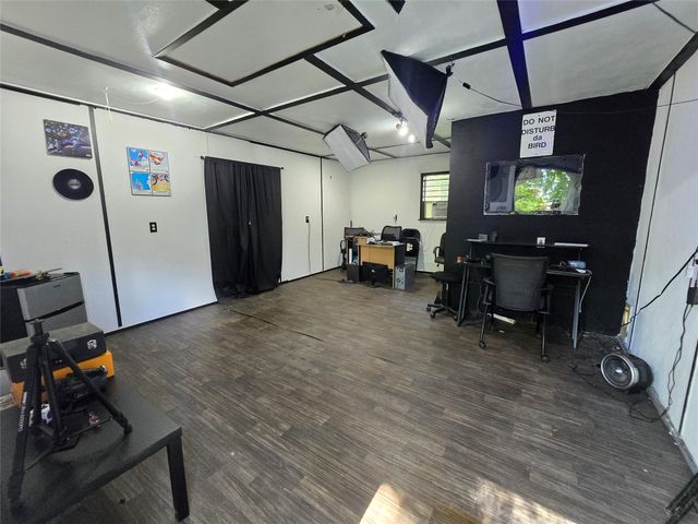 2209 Linwood Lane, Bay City, TX 77414