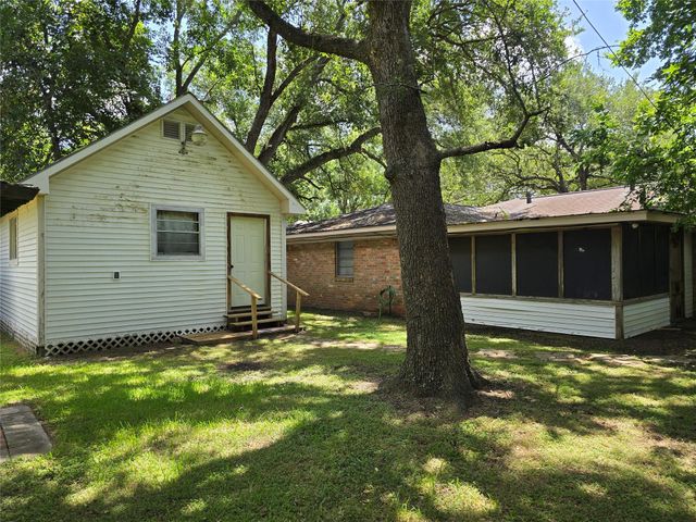2209 Linwood Lane, Bay City, TX 77414