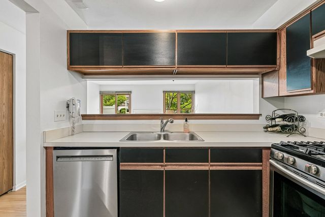 2007 N Coldspring Road, Arlington Heights, IL 60004