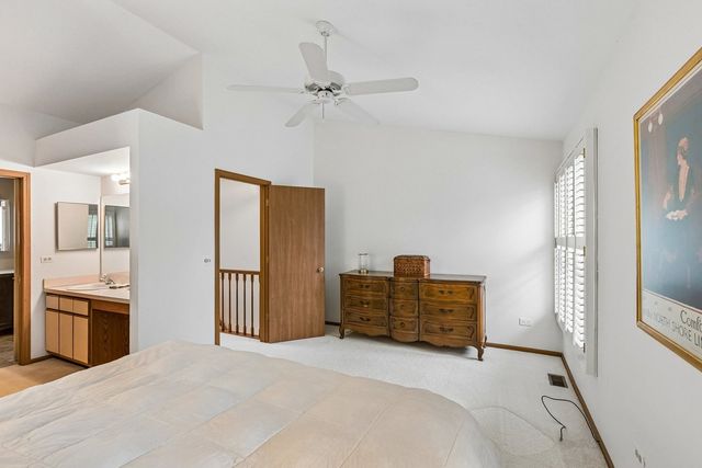 2007 N Coldspring Road, Arlington Heights, IL 60004