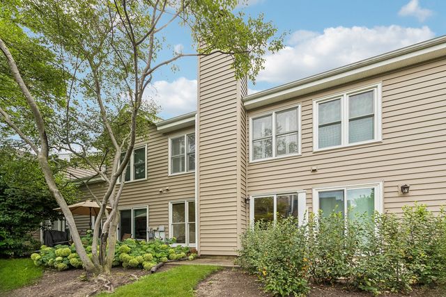 2007 N Coldspring Road, Arlington Heights, IL 60004