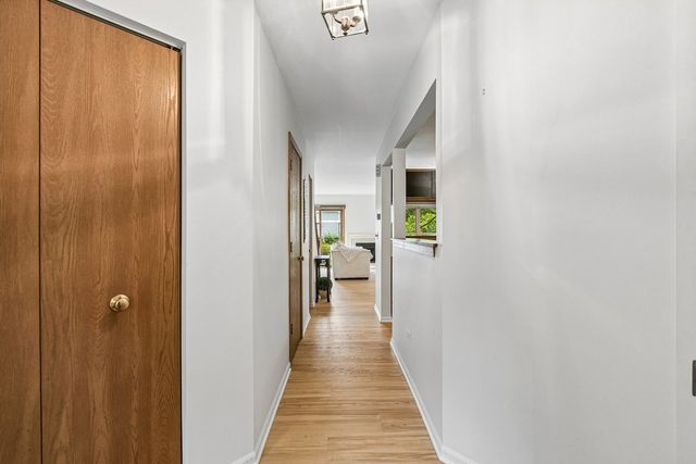 2007 N Coldspring Road, Arlington Heights, IL 60004
