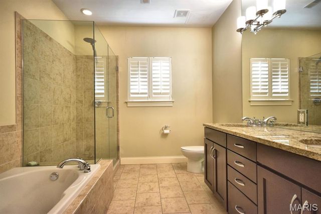 6451 Clayton Road 303, St Louis, MO 63117