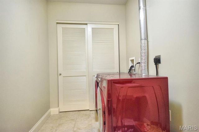 6451 Clayton Road 303, St Louis, MO 63117