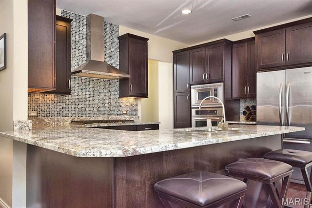 6451 Clayton Road 303, St Louis, MO 63117