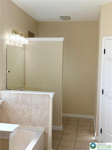 4469 Lisa Lane, Lower Macungie Twp, PA 18103