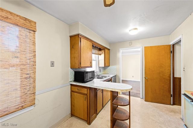 6485 Buckingham Drive, Parma, OH 44129