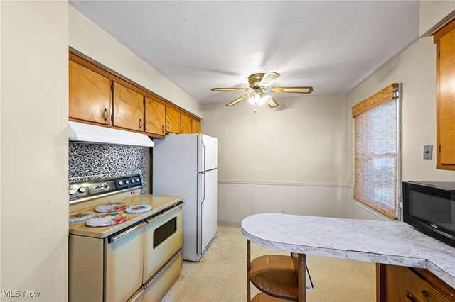 6485 Buckingham Drive, Parma, OH 44129