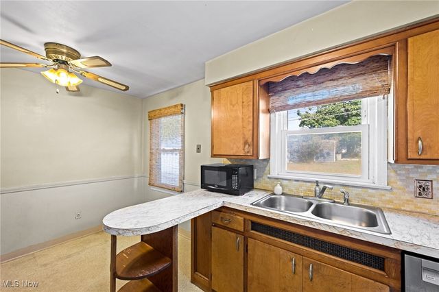 6485 Buckingham Drive, Parma, OH 44129