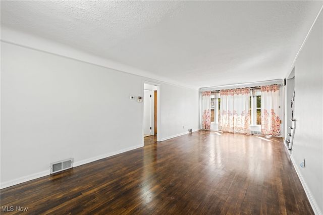 6485 Buckingham Drive, Parma, OH 44129