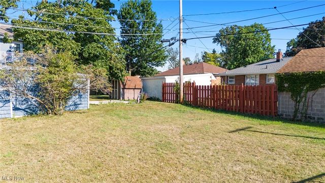 6485 Buckingham Drive, Parma, OH 44129