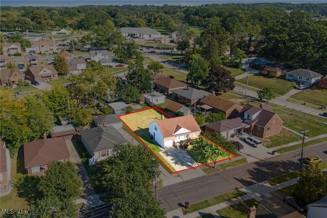 6485 Buckingham Drive, Parma, OH 44129