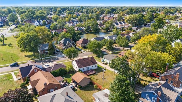 6485 Buckingham Drive, Parma, OH 44129