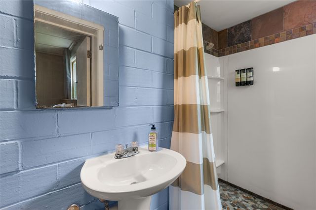 418 60th Street, Des Moines, IA 50312