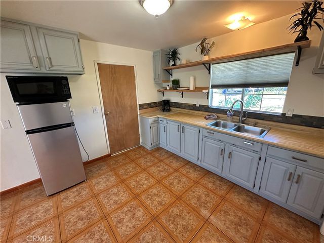 979 N Gardena, Rialto, CA 92376
