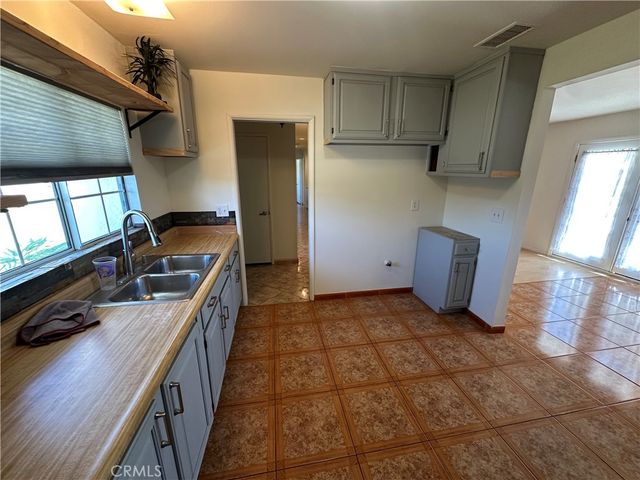 979 N Gardena, Rialto, CA 92376