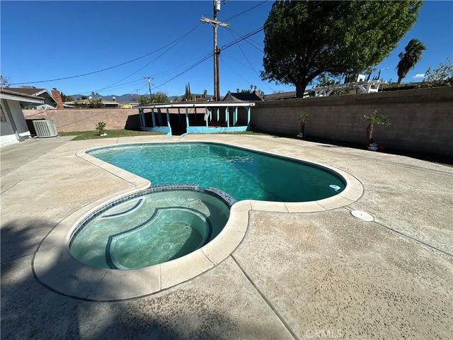979 N Gardena, Rialto, CA 92376