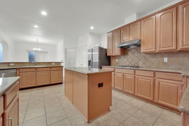 701 Walnut Bend Drive, Mansfield, TX 76063