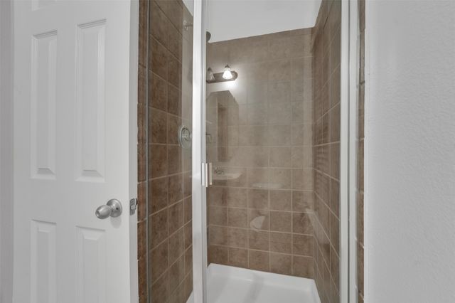 701 Walnut Bend Drive, Mansfield, TX 76063