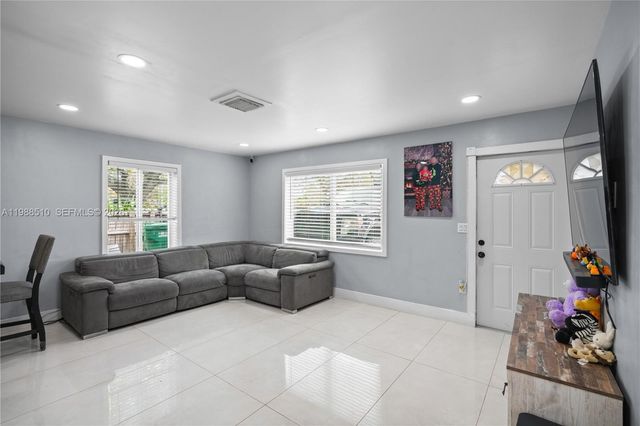 1803 SW 43rd Way, Fort Lauderdale, FL 33317