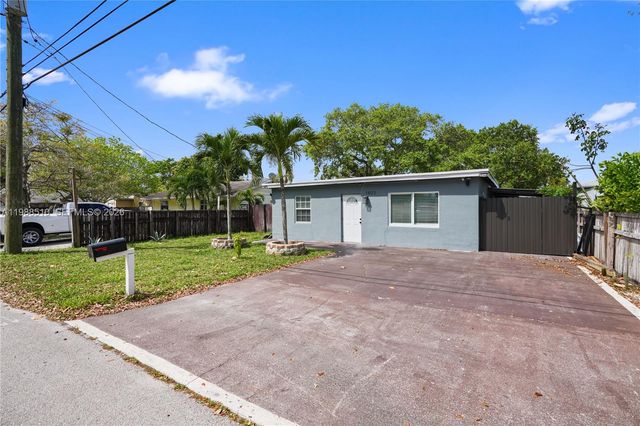 1803 SW 43rd Way, Fort Lauderdale, FL 33317