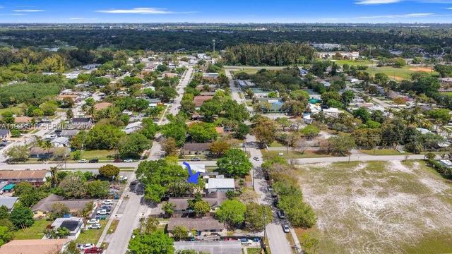 1803 SW 43rd Way, Fort Lauderdale, FL 33317