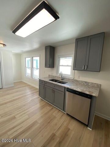 1011 S 7th Street, Wilmington, NC 28401