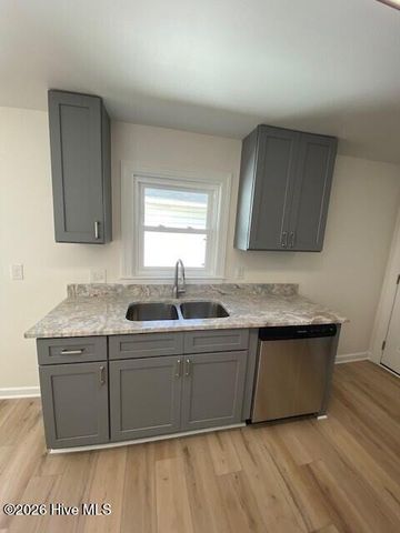 1011 S 7th Street, Wilmington, NC 28401
