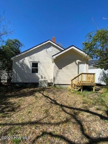 1011 S 7th Street, Wilmington, NC 28401