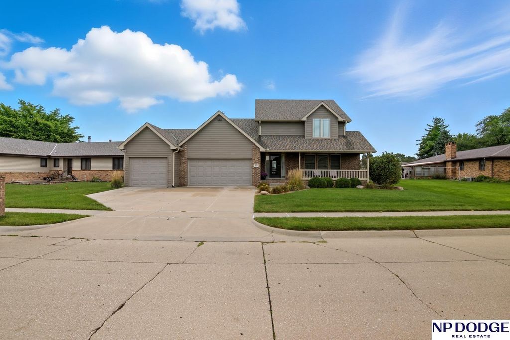2415 Parkview Drive, Fremont, NE 68025