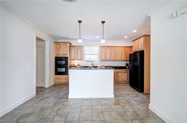 16 Courtyard Lane, Cartersville, GA 30120