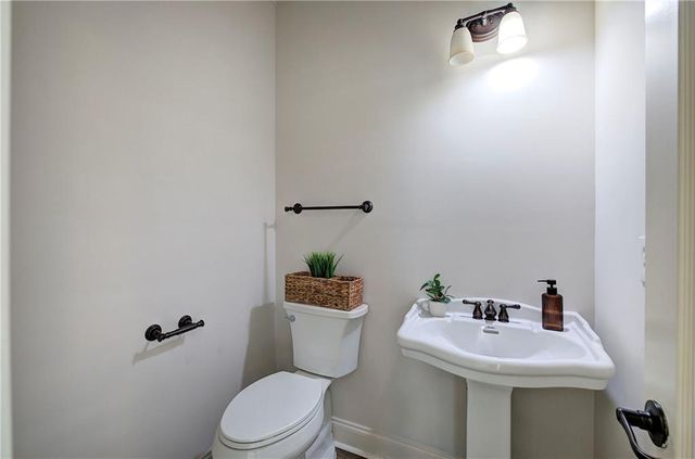 16 Courtyard Lane, Cartersville, GA 30120