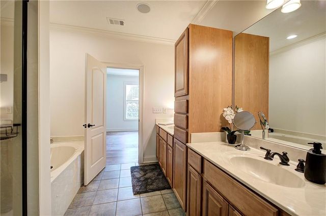 16 Courtyard Lane, Cartersville, GA 30120