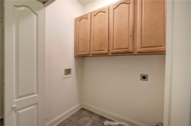 16 Courtyard Lane, Cartersville, GA 30120